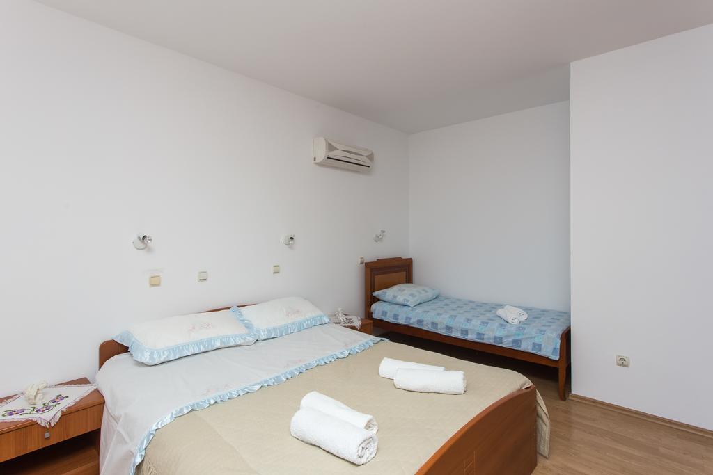 Apartments Mira Млини Екстер'єр фото