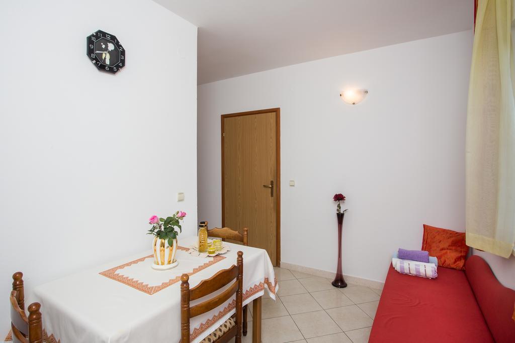 Apartments Mira Млини Екстер'єр фото